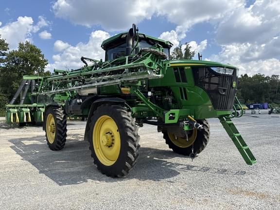 Image of John Deere 410R equipment image 3