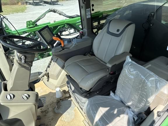 Image of John Deere 410R equipment image 4