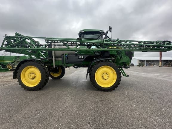 Image of John Deere 410R equipment image 3