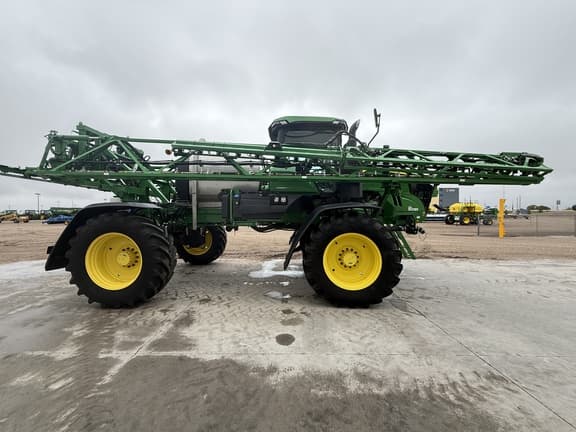 Image of John Deere 410R equipment image 4