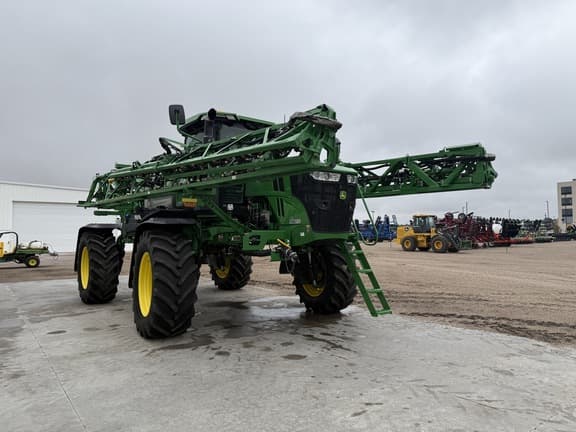 Image of John Deere 410R equipment image 3