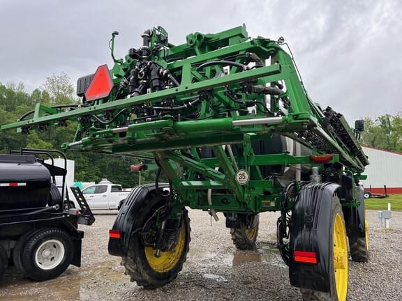 Image of John Deere 410R equipment image 3