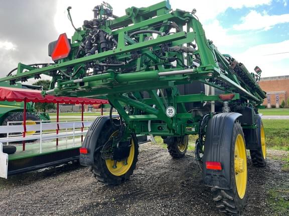 Image of John Deere 410R equipment image 3