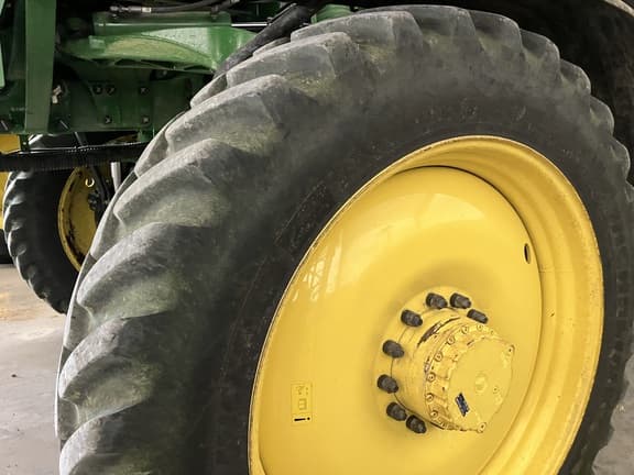 Image of John Deere 410R equipment image 4