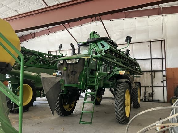 Image of John Deere 410R equipment image 1