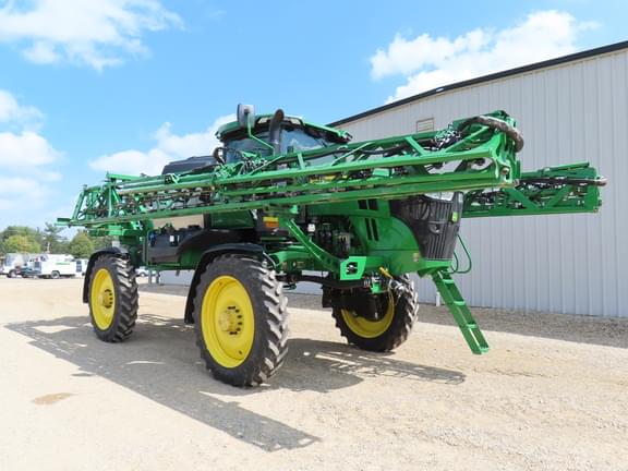 Image of John Deere 412R equipment image 4