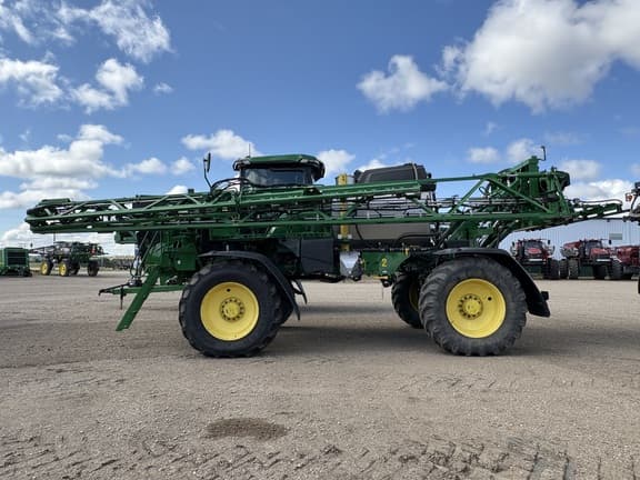 Image of John Deere 412R equipment image 3