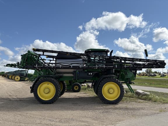 Image of John Deere 412R equipment image 3