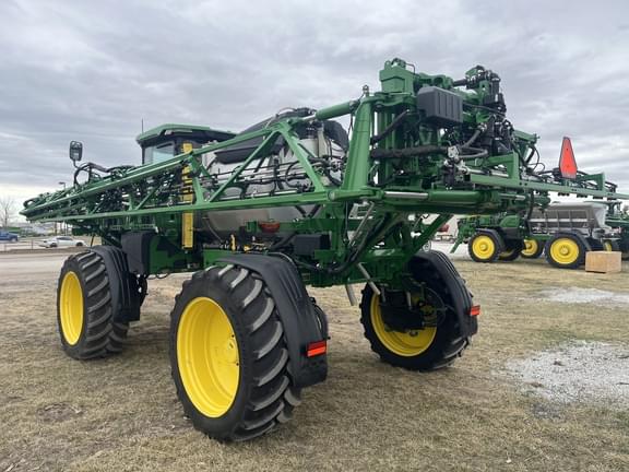 Image of John Deere 412R equipment image 3