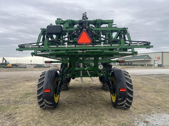 Image of John Deere 412R equipment image 4