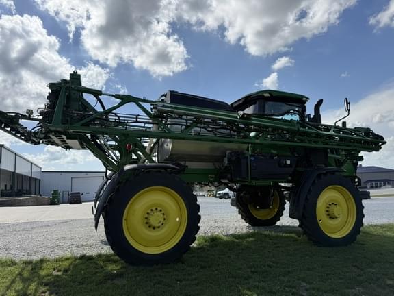 Image of John Deere 412R equipment image 2