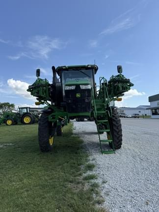 Image of John Deere 412R equipment image 4