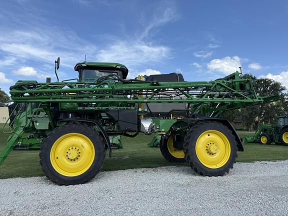 Image of John Deere 412R equipment image 1