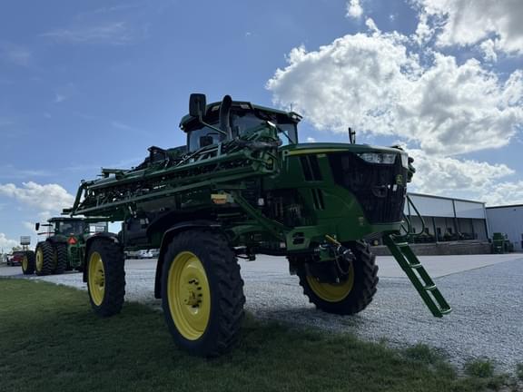 Image of John Deere 412R equipment image 3