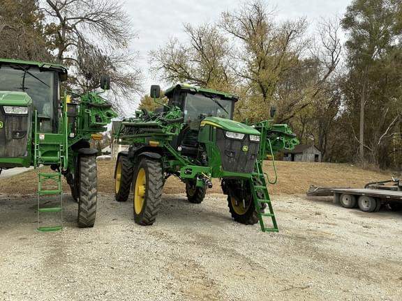 Image of John Deere 412R equipment image 3