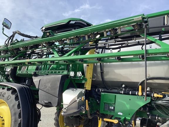 Image of John Deere 412R equipment image 3