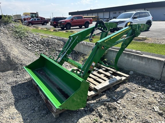 2024 John Deere 440R Equipment Image0