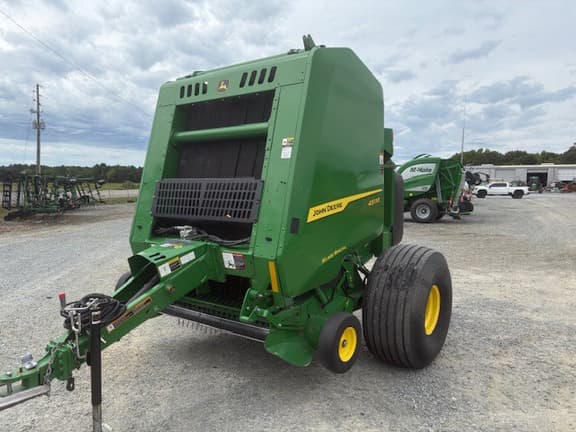Image of John Deere 451M equipment image 1