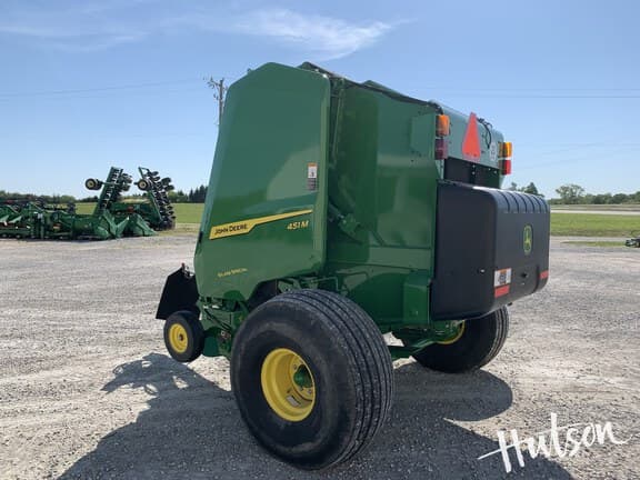 Image of John Deere 451M equipment image 3