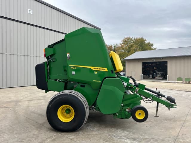 Image of John Deere 451R equipment image 3