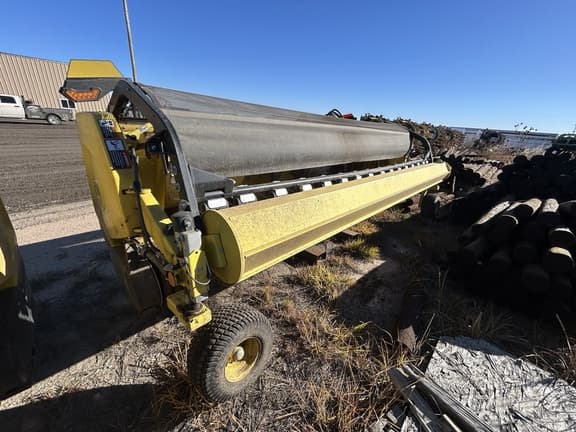 Image of John Deere 46R equipment image 2
