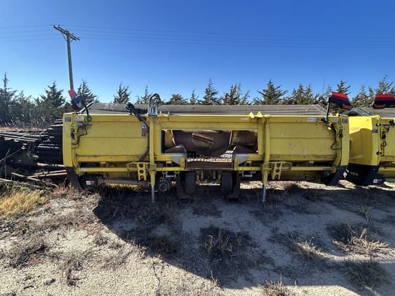 Image of John Deere 46R equipment image 4