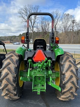 Image of John Deere 5050E equipment image 3