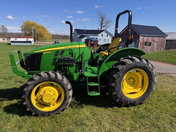 Image of John Deere 5050E equipment image 2