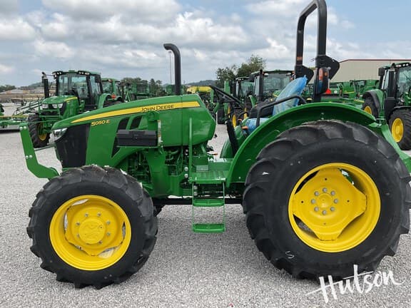 Image of John Deere 5050E equipment image 3