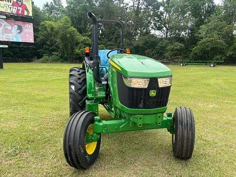 Image of John Deere 5050E equipment image 2