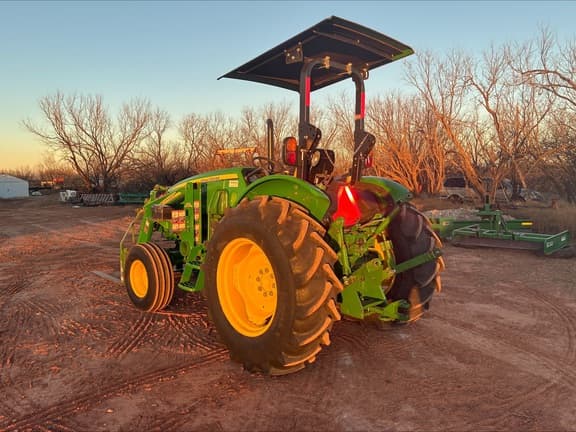 Image of John Deere 5050E equipment image 3