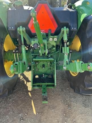 Image of John Deere 5060E equipment image 2