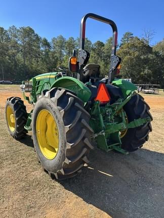 Image of John Deere 5060E equipment image 1