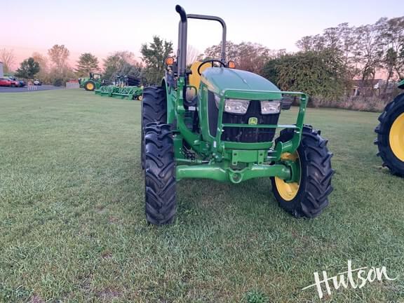 Image of John Deere 5060E equipment image 4