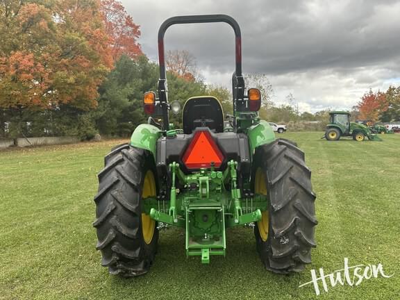 Image of John Deere 5060E equipment image 3