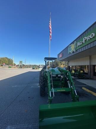 Image of John Deere 5060E equipment image 2