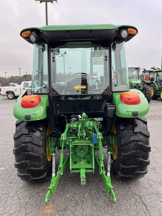 Image of John Deere 5060E equipment image 3