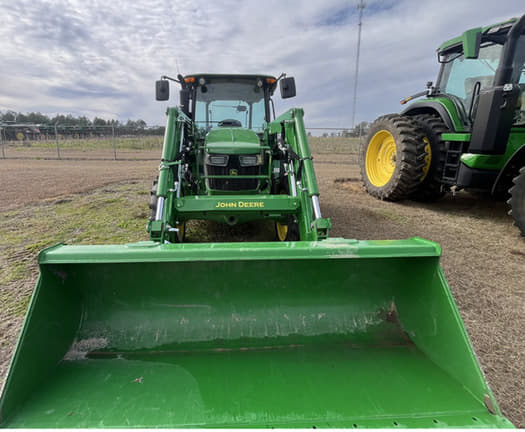 Image of John Deere 5060E equipment image 3
