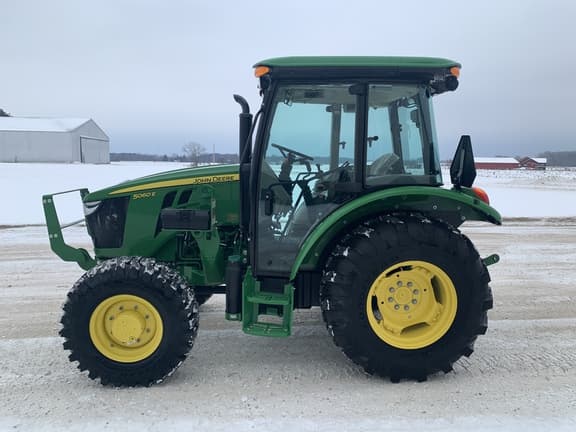 Image of John Deere 5060E equipment image 1