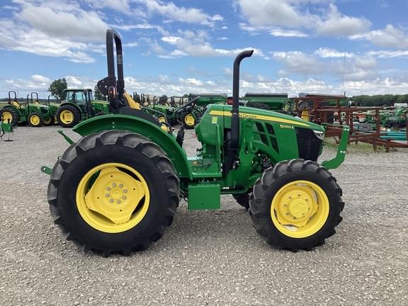 Image of John Deere 5060E equipment image 3