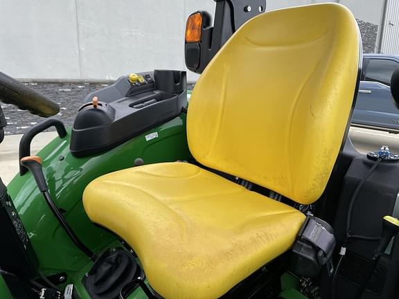 Image of John Deere 5060E equipment image 4