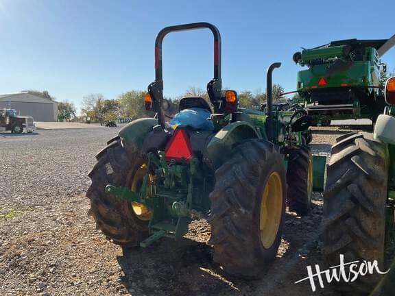 Image of John Deere 5060E equipment image 4