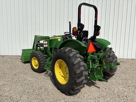 Image of John Deere 5060E equipment image 2