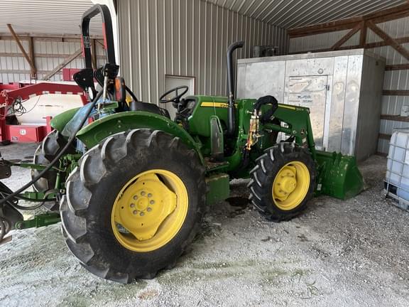 Image of John Deere 5060E equipment image 3