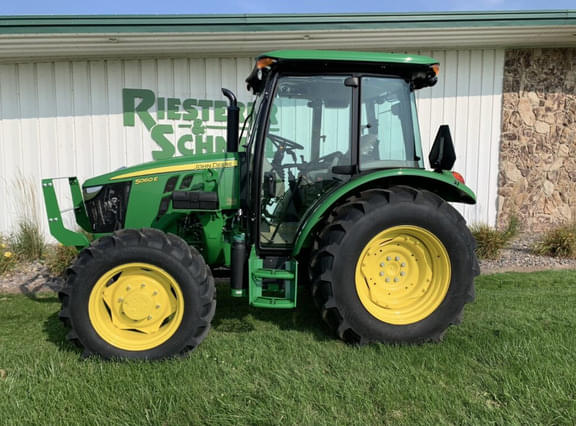 Image of John Deere 5060E equipment image 3