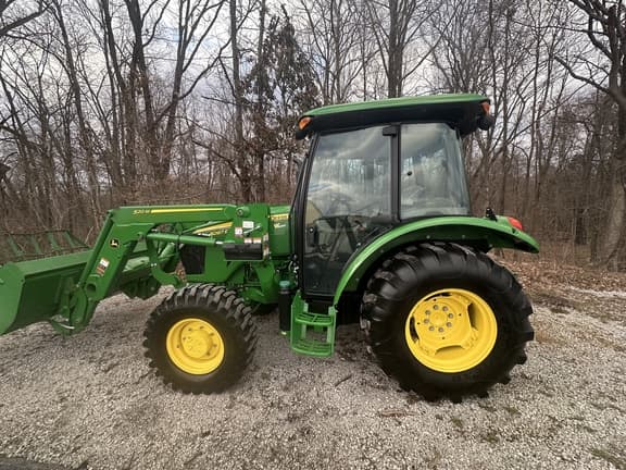 Image of John Deere 5067E equipment image 2