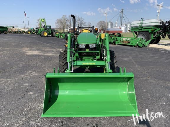 Image of John Deere 5067E equipment image 3