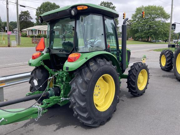 Image of John Deere 5067E equipment image 4