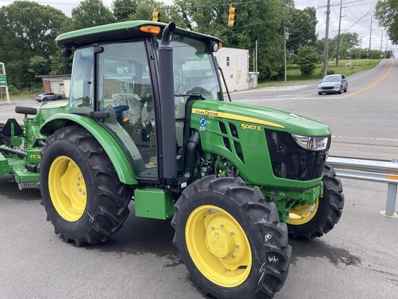 Image of John Deere 5067E equipment image 2