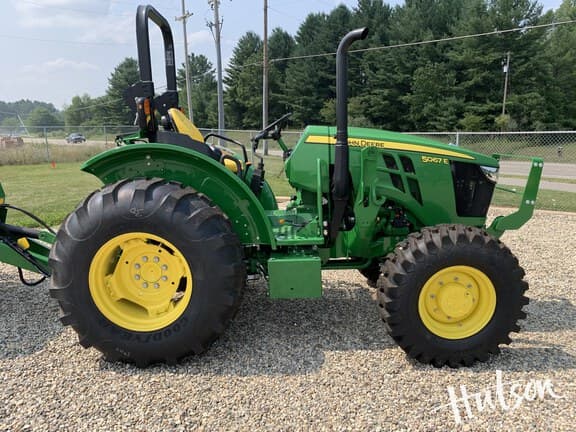 Image of John Deere 5067E equipment image 3